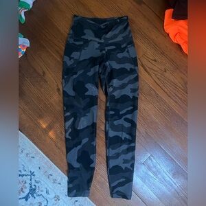 Camo leggings